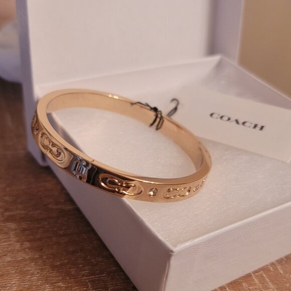 Coach bangle bracelet (brand new) -  A Signature piece (with gift box) - Picture 7 of 9